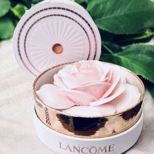 Landcome Rose Shaped Powder Highlighter